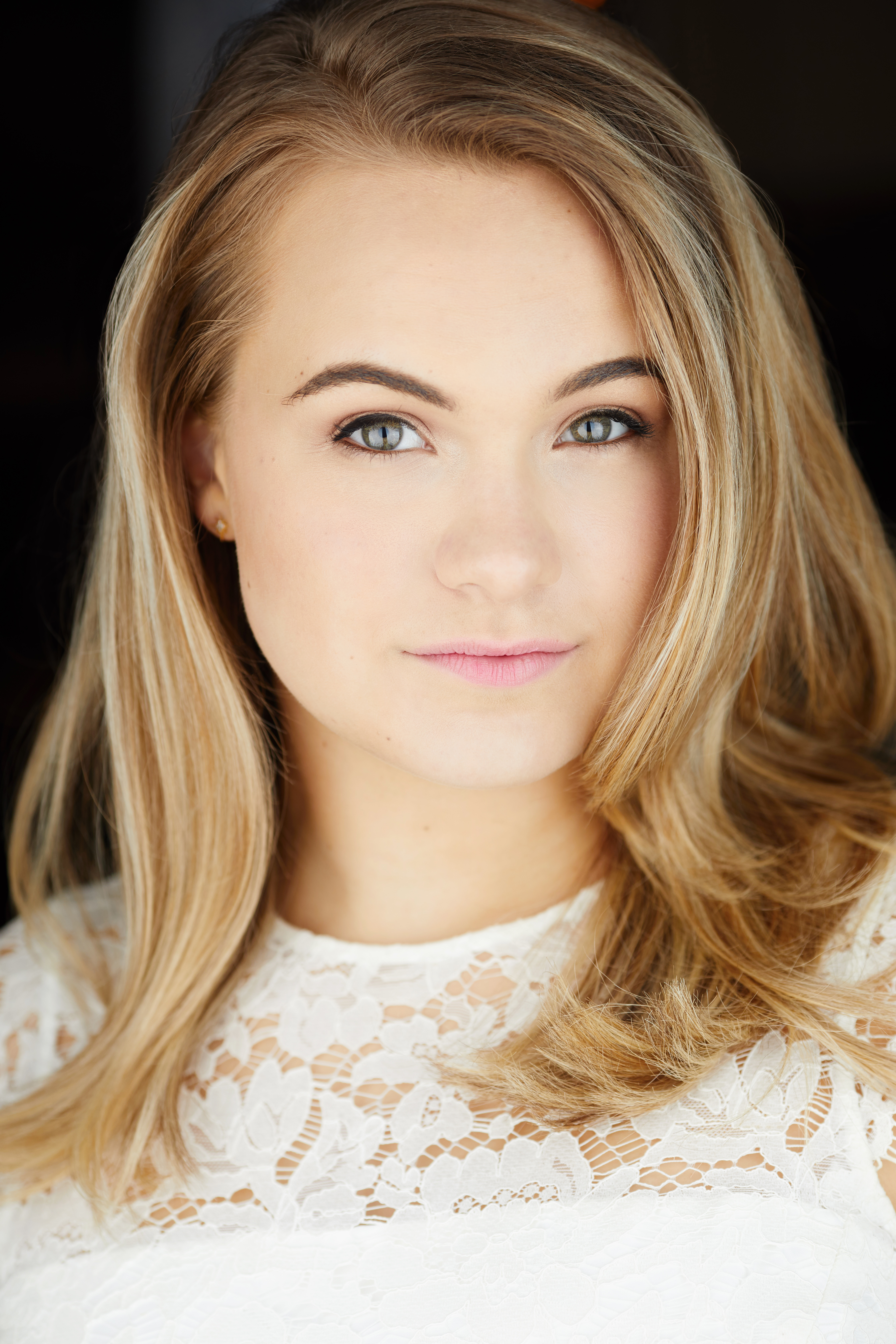 Jenna Bobbora as Amy
